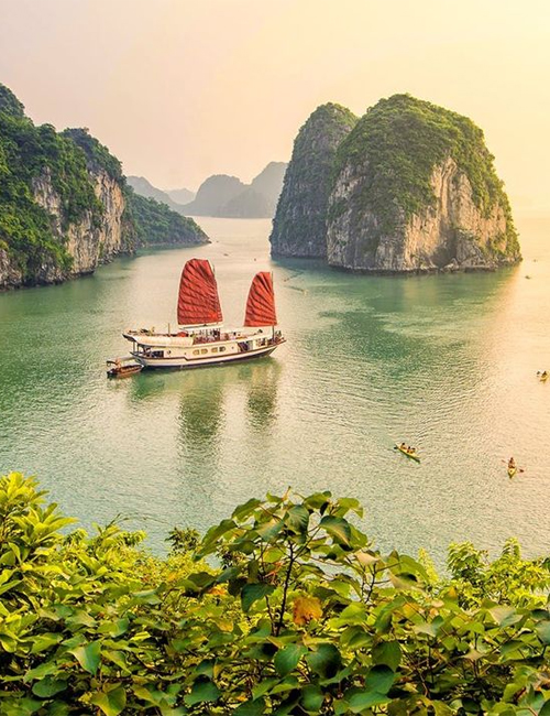 MUSLIM TOUR VIETNAM NINH BINH - HALONG BAY CRUISE 7 HARI