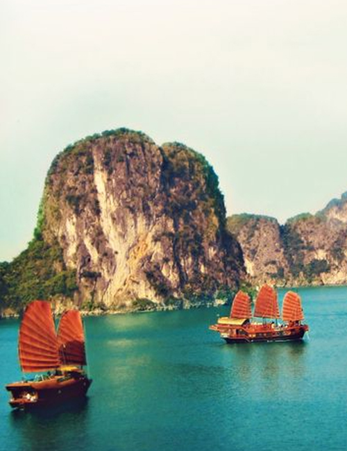 MUSLIM TOUR VIETNAM NINH BINH - HALONG BAY CRUISE 7 HARI